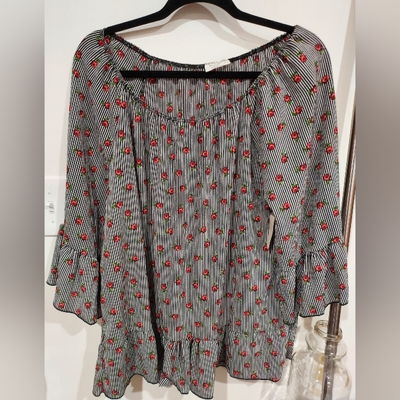 Free Kisses Tops - Floral Stripped Blouse (1X)